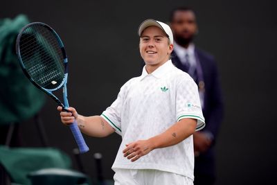 Sonay Kartal impresses on her favourite court to reach Wimbledon third round