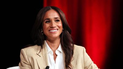 Meghan Markle’s ultimate success leaves her in a fix, forced to send countless apology letters