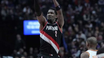 Lakers to Sign Veteran Center Deandre Ayton