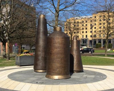 Derry spools sculpture disappoints some former ‘factory girls’