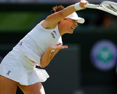 Iga Swiatek stays under radar at Wimbledon with win over McNally to reach third round