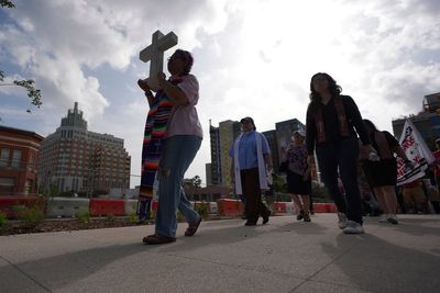Honduran family freed from detention after lawsuit against ICE courthouse arrests