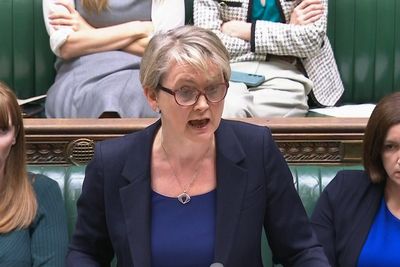 Home Office has no idea how many people have stayed in UK after their visas expired, report warns