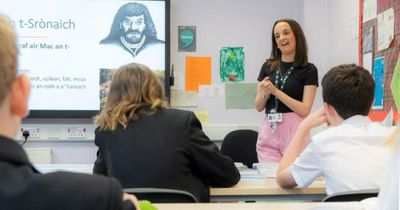 Bòrd na Gàidhlig announces funding for 27 Gaelic officers as scheme reopens