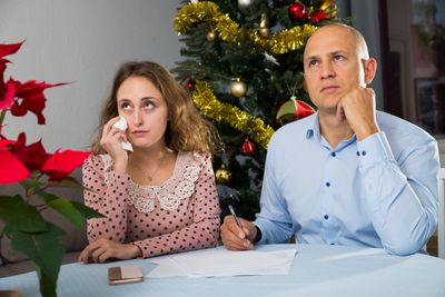 10 Emotional Triggers Hiding in Casual Holiday Conversations
