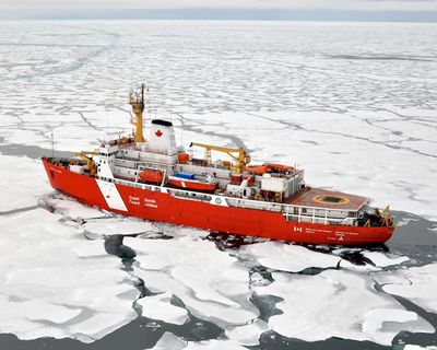 Canada races to build icebreakers amid melting ice and geopolitical tensions