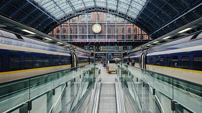 Eurostar allows passengers at St Pancras to board 30 minutes earlier to ease overcrowding