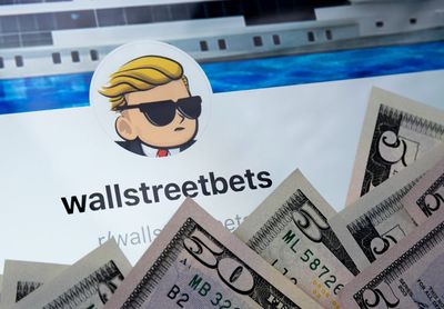 Social Media Without Middlemen? WallStreetBets Founder Backs Creator-Controlled Platform