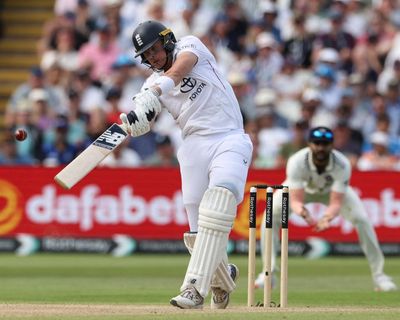 Jamie Smith’s sensational century gives England hope but India seize their moment