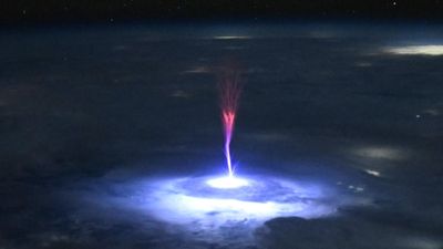 Astronaut snaps giant red 'jellyfish' sprite over North America during upward-shooting lightning event