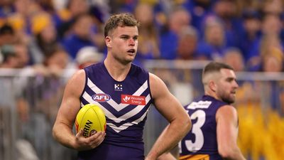 Fremantle bank on gun and unicorn to sink Swan Grundy