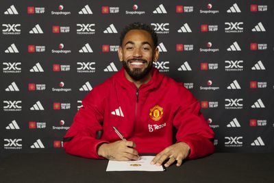 Matheus Cunha given Manchester United shirt number that provides clue on the future of another star