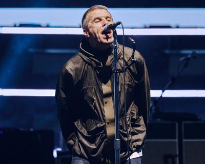 Oasis review – a shameless trip back to the 90s for Britpop’s loudest, greatest songs