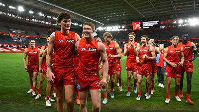 Late-rising Suns blitz Bombers, keep finals dream alive