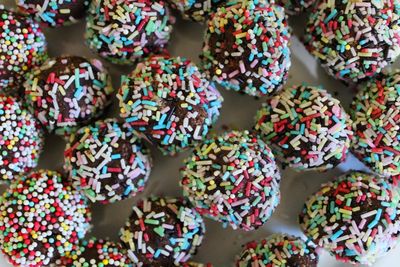 7 Brands That Quietly Added Artificial Coloring Again