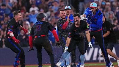 Blue Jays Defeat Angels on Wild Walk-Off Bunt in Extra Innings