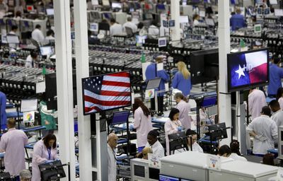 As Trump pushes Apple to make iPhones in the U.S., Google's brief effort building smartphones in Texas 12 years ago offers critical lessons