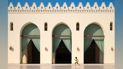 This split-second photograph balances and breaks symmetry in one frame – captured on the Nikon Z5