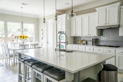 10 Popular Kitchen Trends That Lower Home Resale Value
