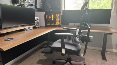 After testing the Vari ComfortFlex, this task-focused office chair kept me comfortable even after hours