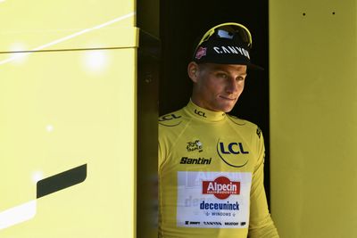 Who is leading the 2025 Tour de France after stage 6?