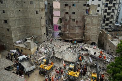 At least 27 bodies recovered from collapsed Pakistan building as rescue ends