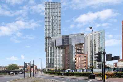 Man, 32, stabbed to death in lobby of luxury skyscraper next to US embassy in London