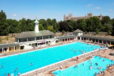 How long will the third heatwave of the summer last?