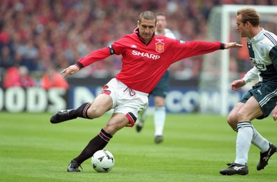 ‘He was more than a teacher’s pet, he was like a long-lost son to Sir Alex at one point’ Former Manchester United man Lee Sharpe uses Eric Cantona example to back Aston Villa approach