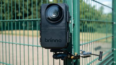 The Brinno BCC5000 is an amazing construction timelapse camera kit, just short of its full potential