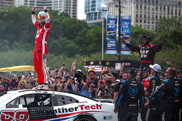 Shane van Gisbergen sweeps Chicago weekend with chaotic NASCAR Cup race win