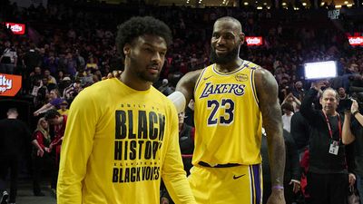 LeBron James Had Fired-Up Two-Word Message for Son Bronny After Viral Dunk