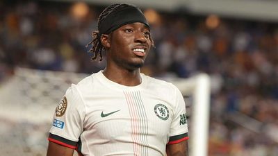 Chelsea ‘Forced’ to Sell After UEFA Fines, Arsenal Learn Noni Madueke Price Tag