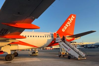 Airport staff are being rewarded for spotting your oversized Easyjet bag