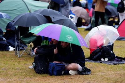 Wimbledon grounds hit by lightning amid ‘challenging’ weather