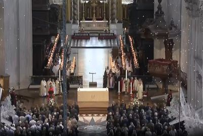 Thousands of petals fall in cathedral as 52 victims of July 7 remembered