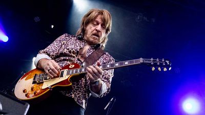 Aldo Nova suffers severe injury after fall