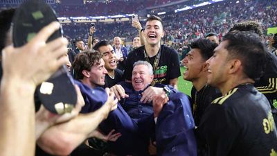 Mexico NT Manager Brings Back Iconic Dance in Gold Cup Title Celebration