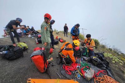 Tourist survived initial fall at Indonesian volcano, autopsy reveals