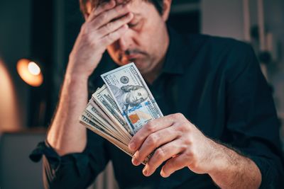 Broke Parent: 9 Single Parent Pitfalls That Leave You Broke