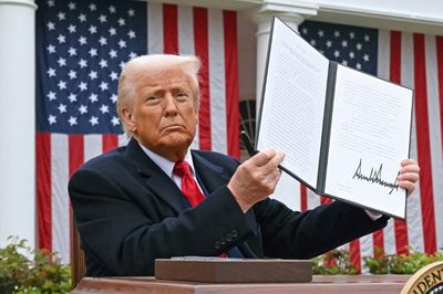 Trump Steps Up Pressure For Deals As US Tariff Deadline Nears
