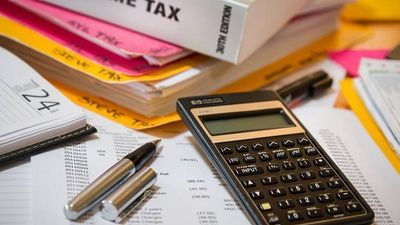 Seven Nobel laureates urge France to adopt tax on 'ultra-rich'