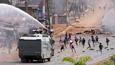 Kenyan police disperse protesters with tear gas in Nairobi
