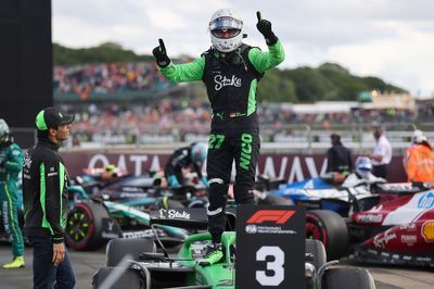 Who has the most F1 grand prix starts without a podium now?