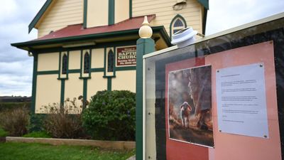 Church pays tribute to Erin Patterson's murder victims