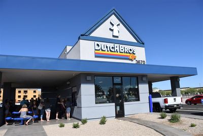 Could Dutch Bros Dethrone Starbucks? Why Investors Are Perking Up