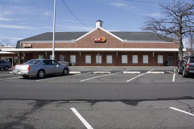 7 Grocery Chains That Were Bought and Forgotten