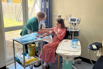 Mother of two becomes first UK patient to receive ‘groundbreaking’ new diabetes drug