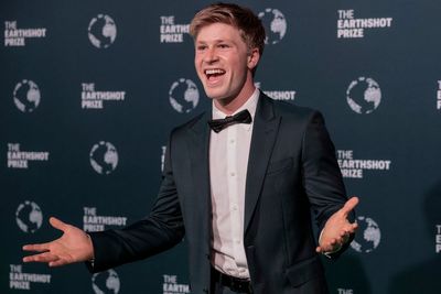 Robert Irwin admits he forgot to pay the bill at Australian restaurant