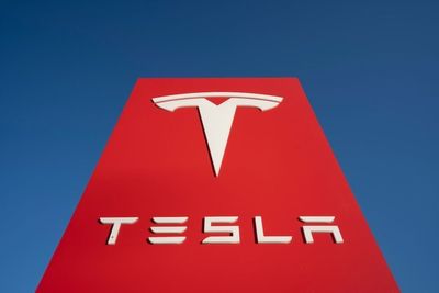 Tesla Short Sellers To Earn Nearly $1.4 Billion In Profits Amid Elon Musk's Political Ambitions: Report
